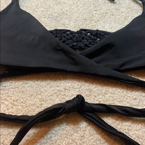 Bettinis resort wrap crochet-back triangle bikini top NWT - Picture 6 of 7